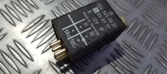 Mercedes-Benz E W124 Other relay 0045450832 898370