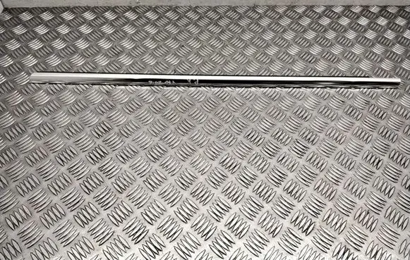 Front door glass trim molding