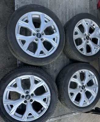 Audi A1 R17 alloy rim 82A601025S