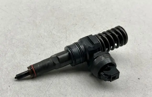 Seat Alhambra (Mk1) Fuel injector 038130073BA