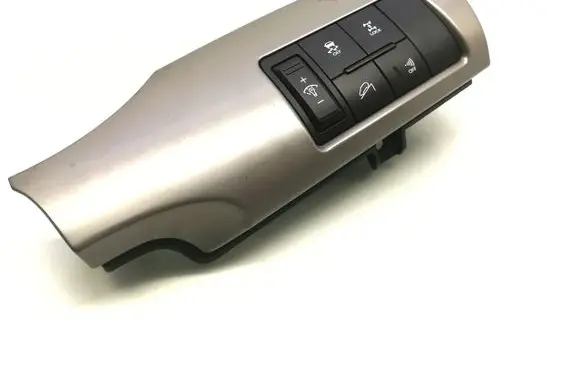 Steering wheel buttons/switches