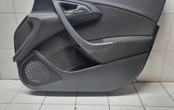 Opel Astra J Front door card panel trim 13378968 VR20132870375