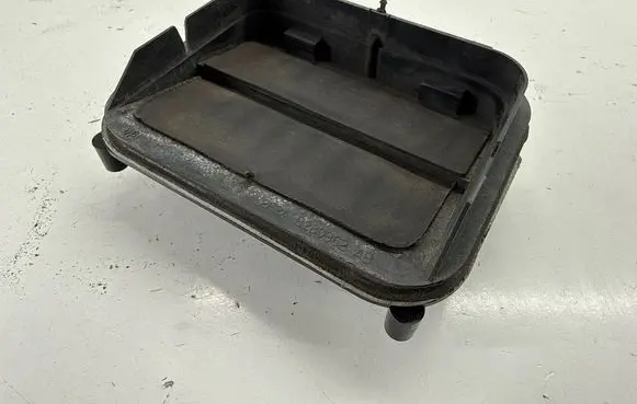 Tesla Model X Quarter panel pressure vent 106803400B