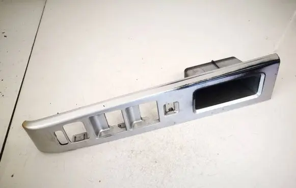Mazda 5 Front door window switch trim cc65684l6c cc65684l6