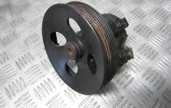 Opel Tigra A Power steering pump 90473169
