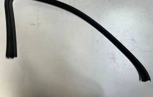 Volkswagen Touareg II Other front door trim element 7P0867671A