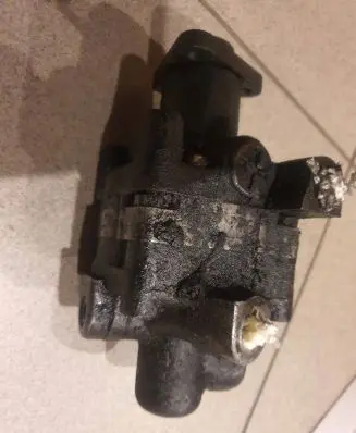 BMW 5 E34 Power steering pump 8691955155 1141250 0187120