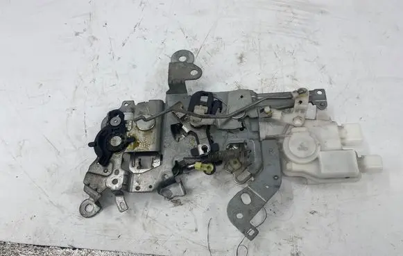 Mazda 5 Rear door lock