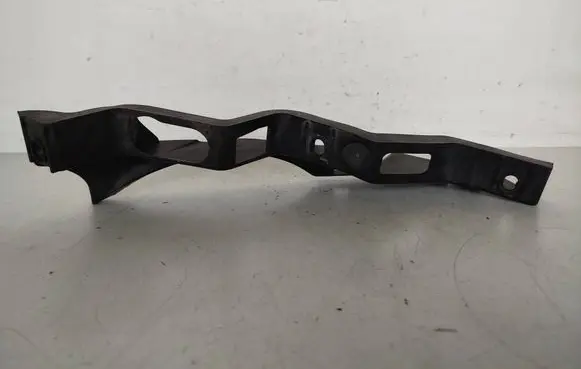 Volkswagen PASSAT B6 Front bumper mounting bracket 3C0807890