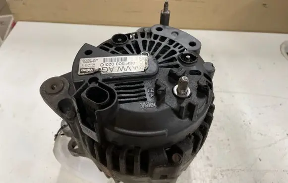 Volkswagen Golf V Generator/alternator 06F903023C 2542695E 406109239