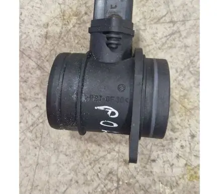 Volkswagen Polo IV 9N3 Mass air flow meter 038906461B 0281002531