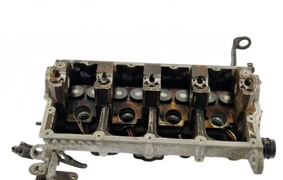 Volkswagen PASSAT B6 Engine head 038103373R