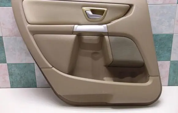 Volvo XC90 Rear door card panel trim
