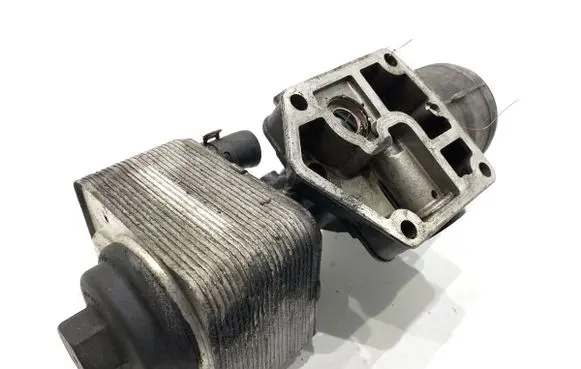 Audi A6 S6 C6 4F Oil filter mounting bracket 0451153898
