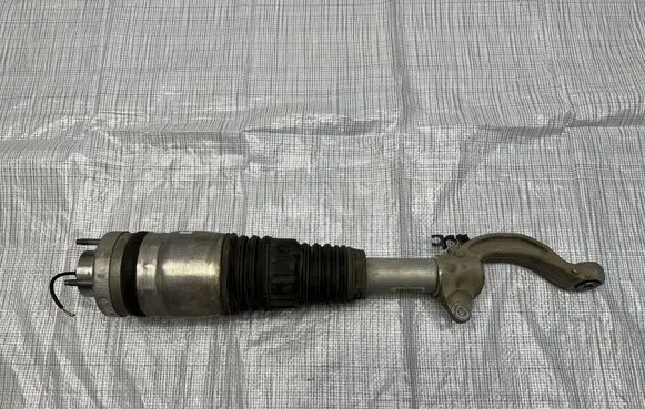 Maserati Levante Front shock absorber/damper 6700374360