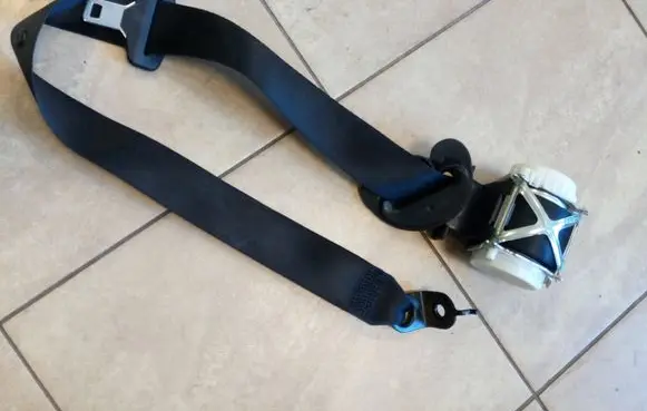 BMW 2 F22 F23 Front seatbelt 7265809 NE69902