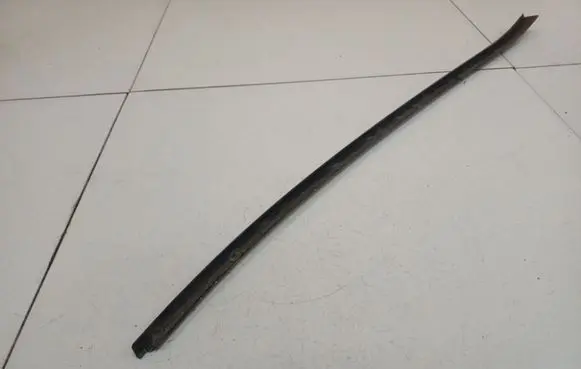 Porsche Cayenne (9PA) Front door glass trim molding 