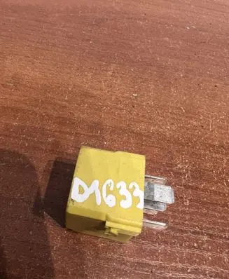 Mercedes-Benz A W169 Other relay A0025421419 D1633