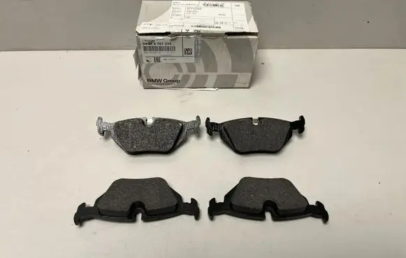 BMW 3 E36 Brake pads (rear) 6761238 1165233