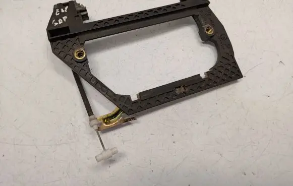 Rear door exterior handle/bracket