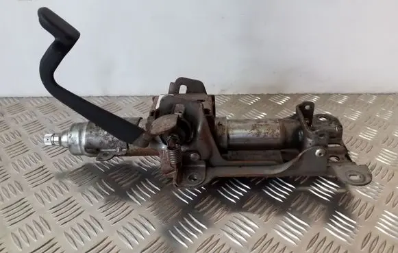 Dodge Nitro Steering wheel axle P05057351AC