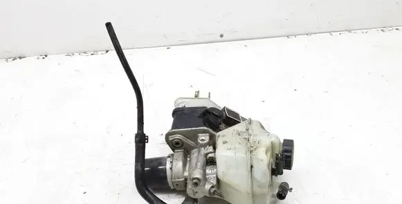 Mercedes-Benz E W211 Master brake cylinder A0004300312 0204024105