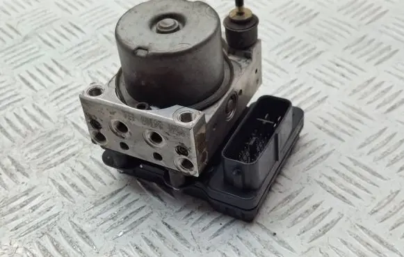 Mazda 626 ABS Pump 1X01C0399 GE7E437A0