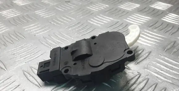 Jaguar F-Pace Air flap motor/actuator EFB497