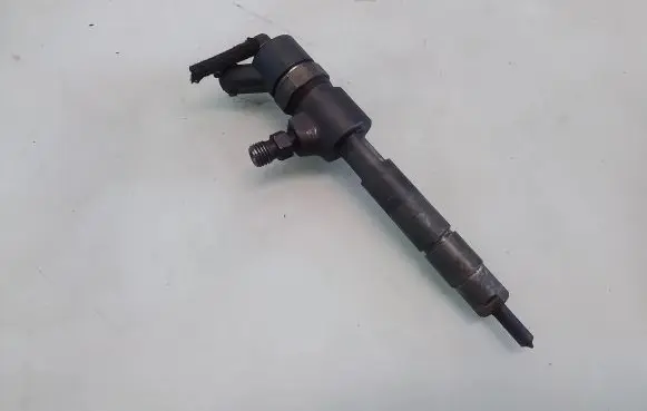 Opel Zafira B Fuel injector 0445110165