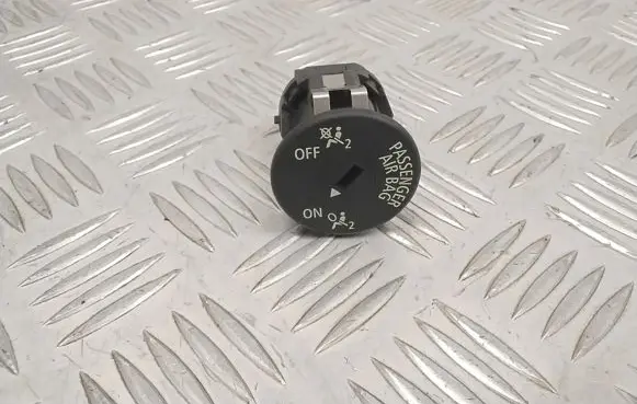 Passenger airbag on/off switch
