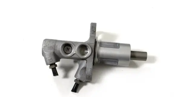 Master brake cylinder