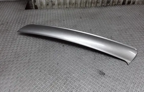 Jeep Grand Cherokee (WJ) Rear side glass trim 5EZ21TRMAB