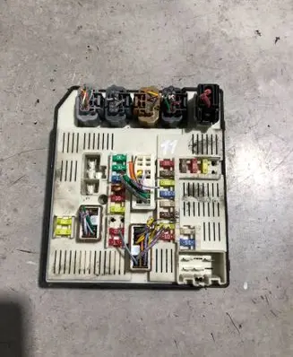 Renault Megane III Fuse module 284B60008R 284B60008RE