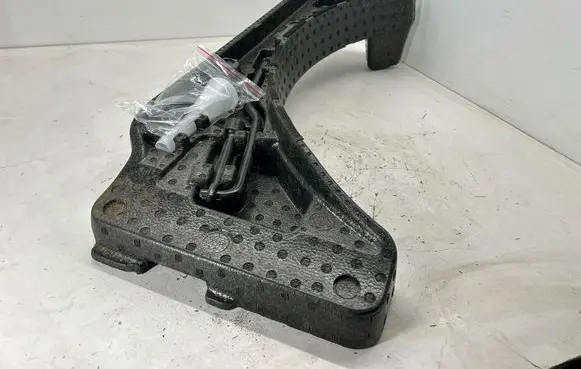 Jeep Compass Glove box in trunk 6AN38TRMAB 68312897AA