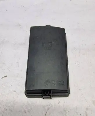 Volkswagen PASSAT B8 Fuse box cover 5Q0937132B