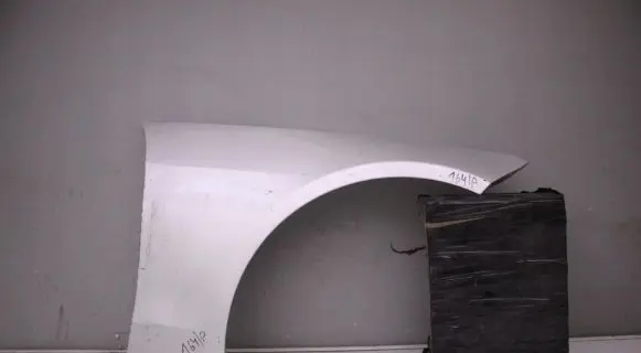 Mercedes-Benz E W212 Fender mounting bracket