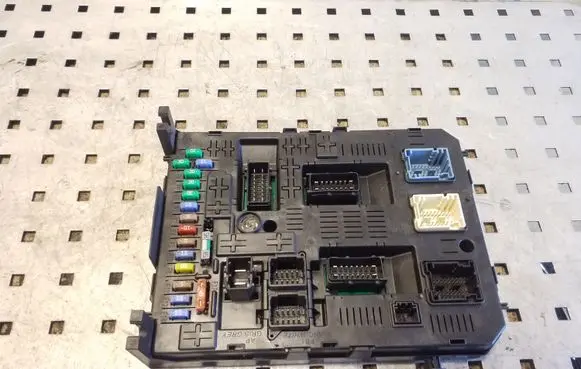 Peugeot 3008 I Comfort/convenience module 966405878002 281201906C