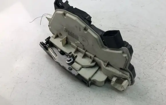 Volkswagen PASSAT CC Coupe door lock (next to the handle) 5N1837015D