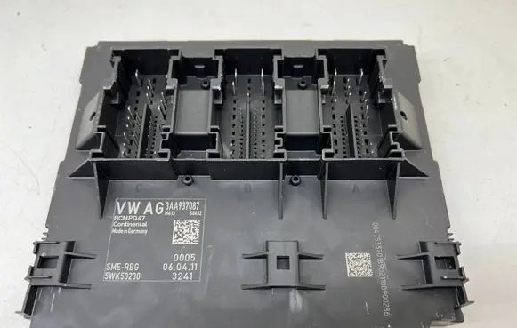 Volkswagen PASSAT B7 Comfort/convenience module 3AA937087 5WK50230