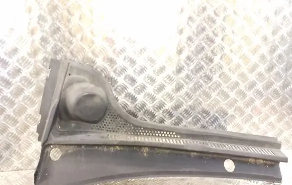 Volkswagen Jetta VI Wiper trim 5C7819403
