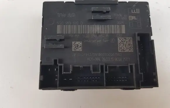Volkswagen PASSAT B8 Door control unit/module 5Q0959592D 5Q0959592B