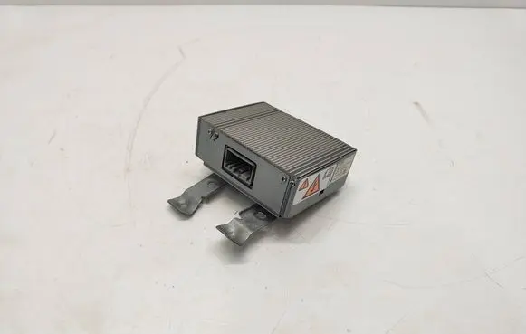 Ford Fusion II Voltage converter inverter DS7T19G317AC 1383M10199