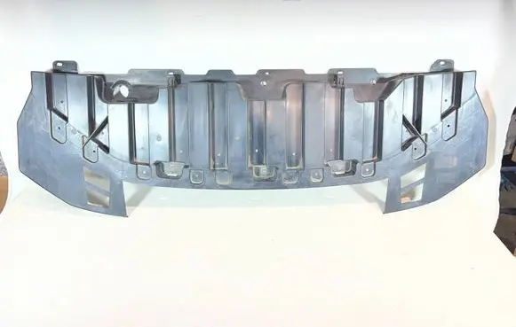 Nissan Leaf II (ZE1) Engine splash shield/under tray 626635SH0A