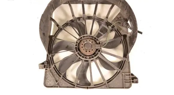 Radiator cooling fan shroud