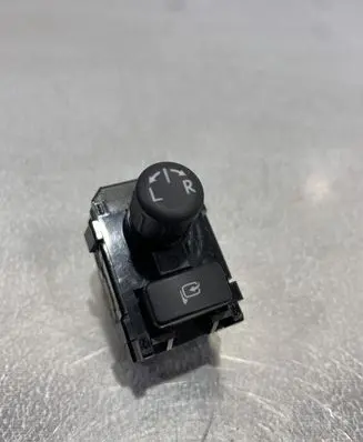 Subaru XV Wing mirror switch 83061FJ000
