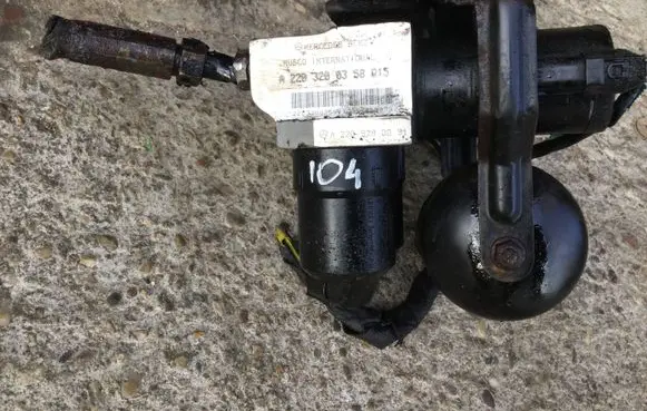 Mercedes-Benz CL C215 Air suspension compressor A2203200358015 A2203280031
