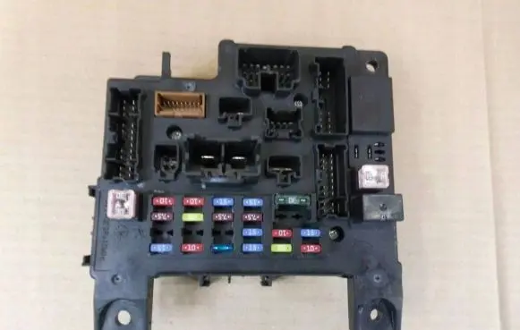 Mitsubishi Outlander Fuse box set 8637A821