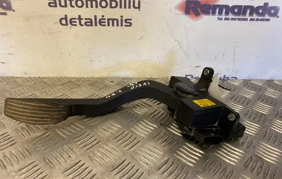 Iveco Daily 35 - 40.10 Accelerator throttle pedal 504061734