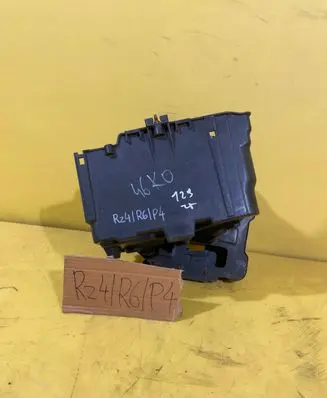 Ford Fiesta Battery box tray RZ4R6P4