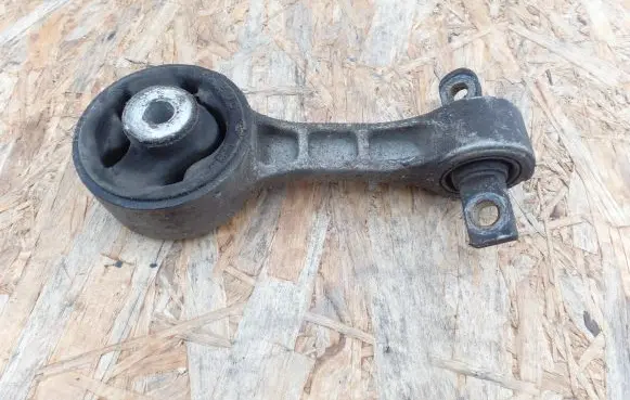 Honda FR-V Engine mount bracket JC1